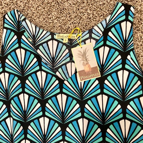 5/$25 Scalloped sleeveless shirt with high to low hem - Picture 3 of 4